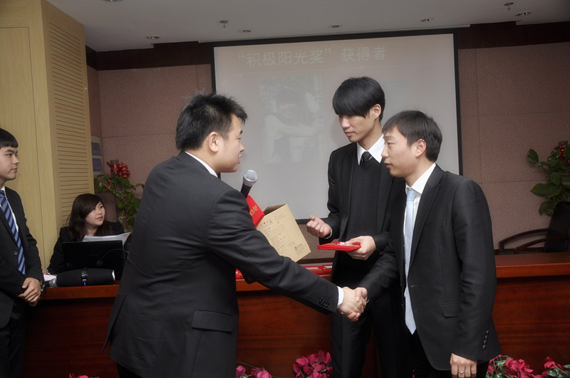 永灿隆重召开2011年年度总结会议-新媒体营销,新媒体广告公司,上海网络营销,微信代运营,高端网站建设,网站建设公司