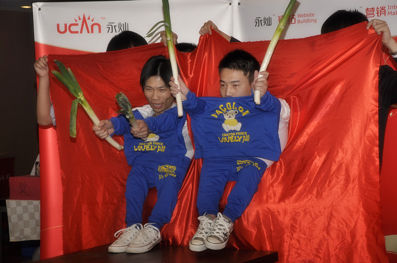 永灿隆重召开2011年年度总结会议-新媒体营销,新媒体广告公司,上海网络营销,微信代运营,高端网站建设,网站建设公司